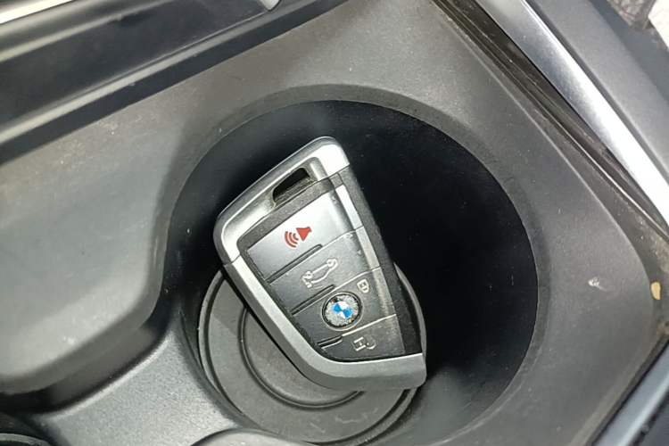 Used BMW 4 Series 2017 425i Gran Coupe Leading Model with M Sport Package Vehicle Key