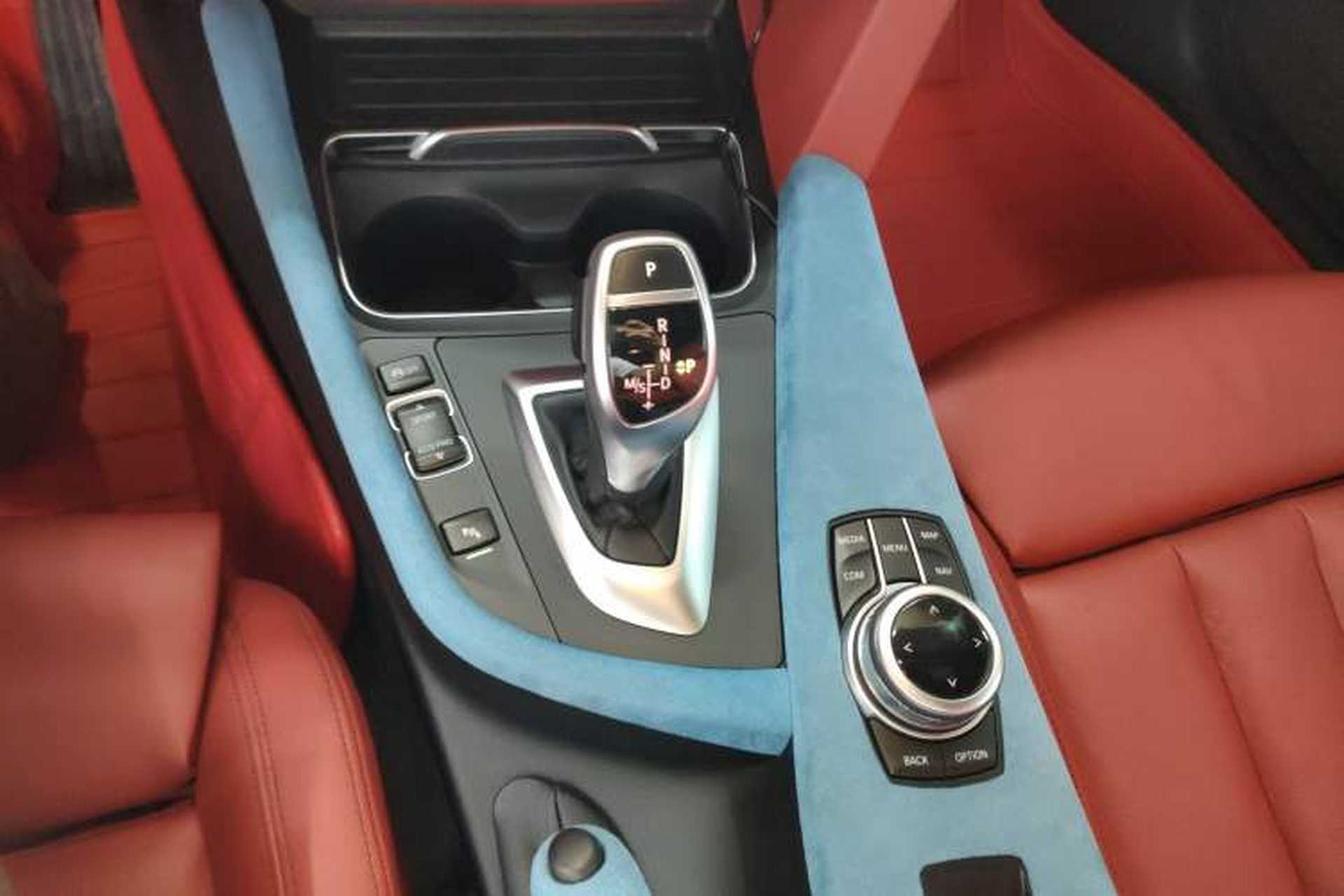 Used BMW 4 Series 2017 425i Convertible M Sport Package Gear Lever