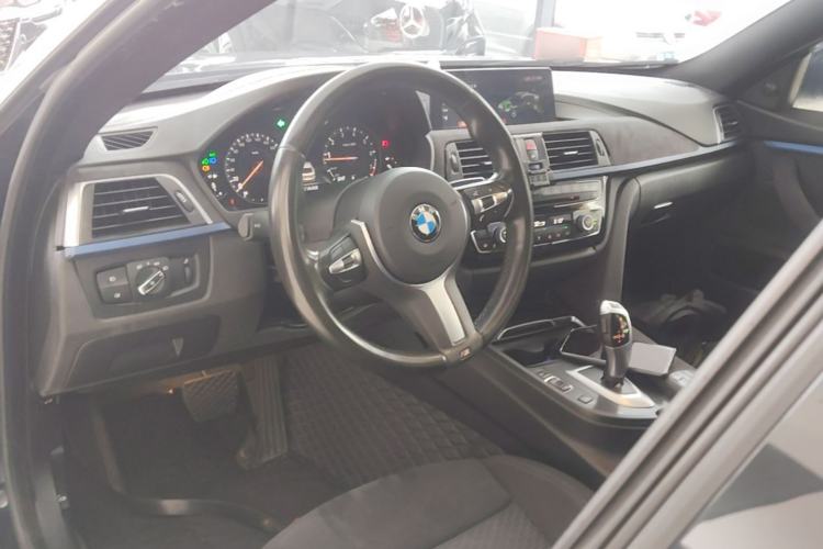 Used BMW 4 Series 2019 425i Gran Coupe M Sport Package Center Console