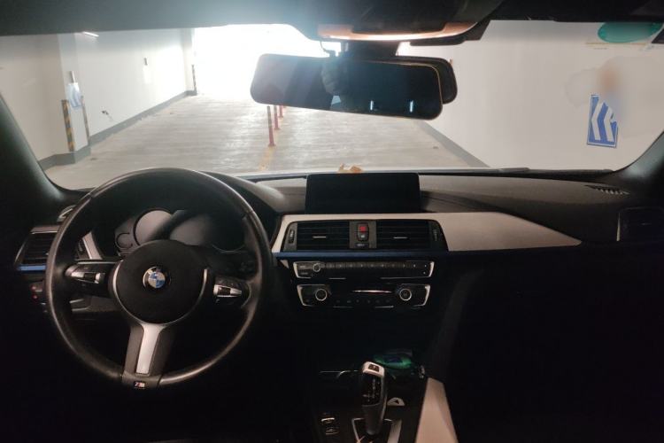 Used BMW 4 Series 2019 425i Gran Coupe M Sport Package Center Console