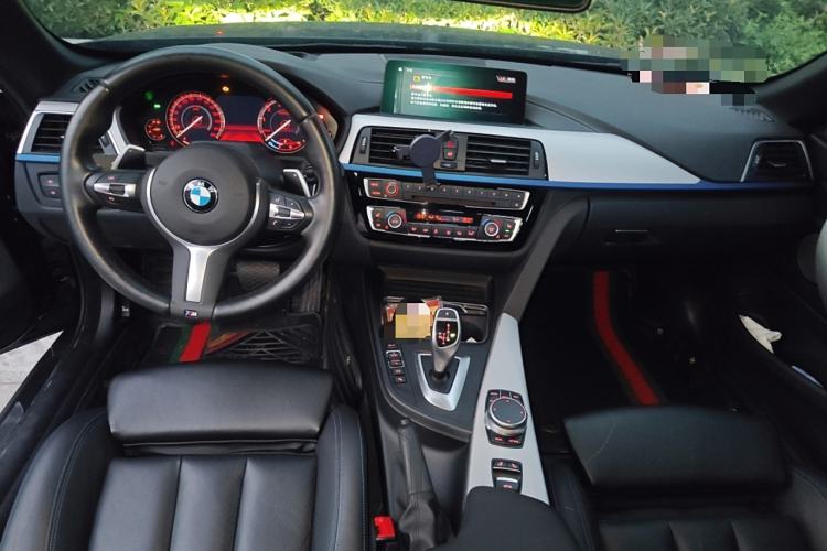 Used BMW 4 Series 2019 430i Convertible M Sport Night Edition Center Console