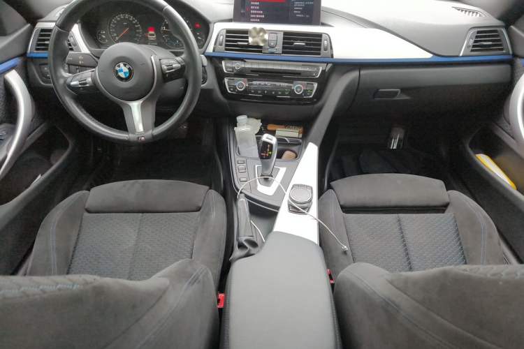 Used BMW 4 Series 2019 425i Gran Coupe M Sport Package Center Console