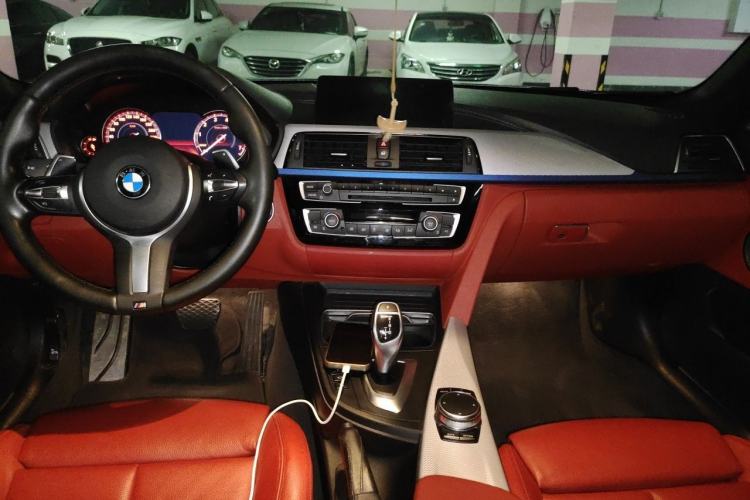 Used BMW 4 Series 2019 425i Gran Coupe M Sport Night Edition Center Console