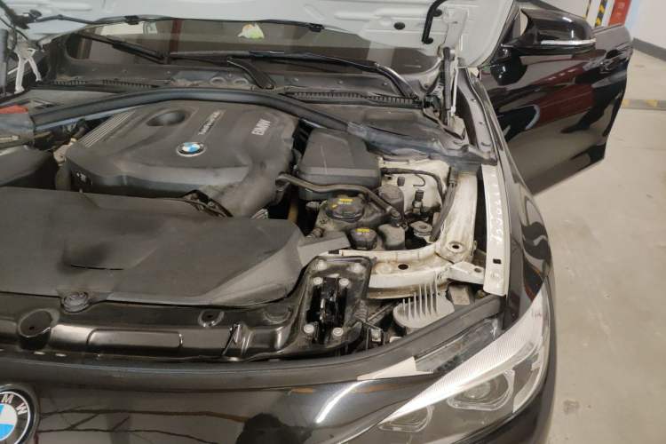 Used BMW 4 Series 2019 425i Gran Coupe M Sport Package Engine Bay Left