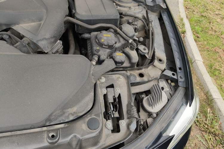 Used BMW 4 Series 2019 425i Gran Coupe M Sport Package Engine Bay Left