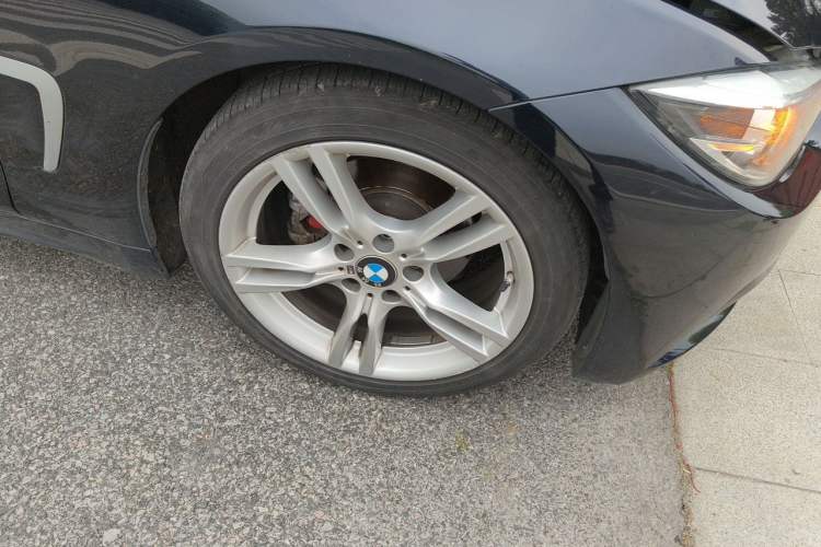 Used BMW 4 Series 2019 425i Gran Coupe M Sport Package Right Front Wheel Hub