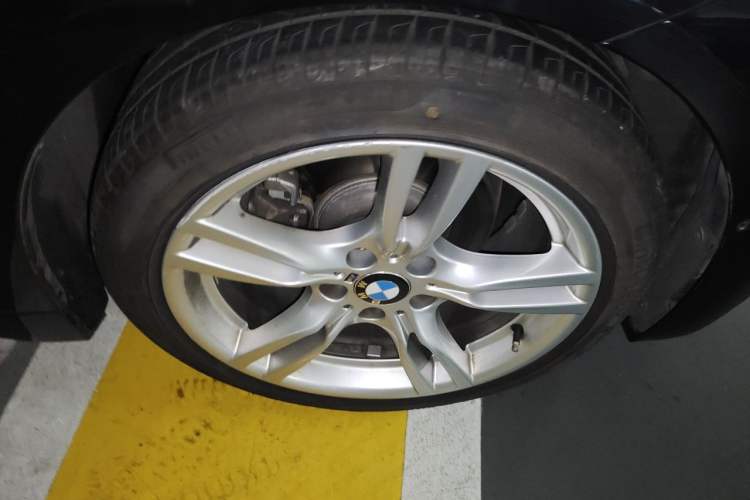 Used BMW 4 Series 2019 425i Gran Coupe M Sport Night Edition Right Front Wheel Hub