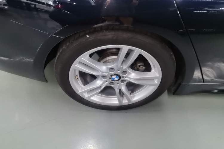 Used BMW 4 Series 2019 425i Gran Coupe M Sport Night Edition Right Rear Wheel Hub