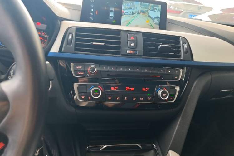 Used BMW 4 Series 2019 425i Gran Coupe M Sport Package Audio And AC Panel