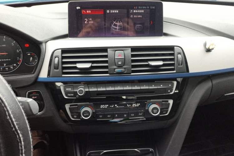 Used BMW 4 Series 2019 425i M Sport Package Audio And AC Panel