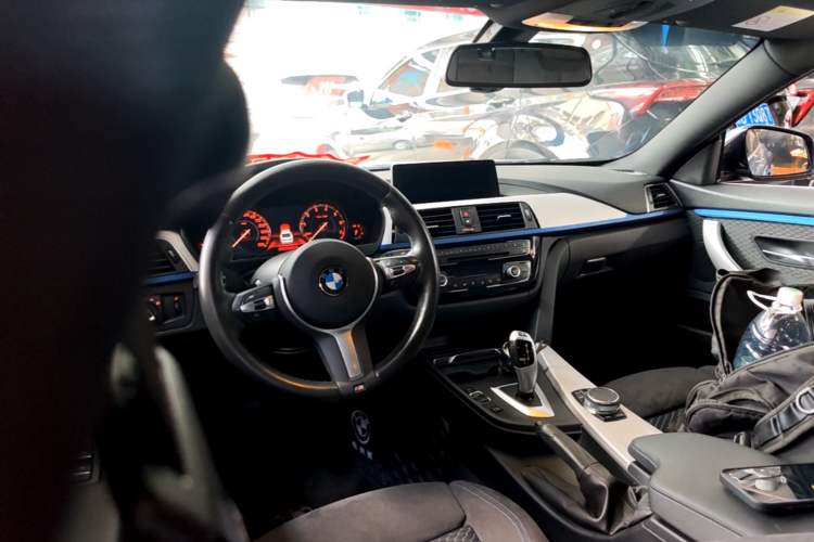Used BMW 4 Series 2019 425i Gran Coupe M Sport Package Center Console