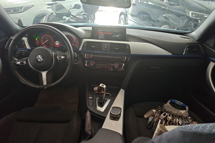 Used BMW 4 Series 2019 425i Gran Coupe M Sport Package Center Console