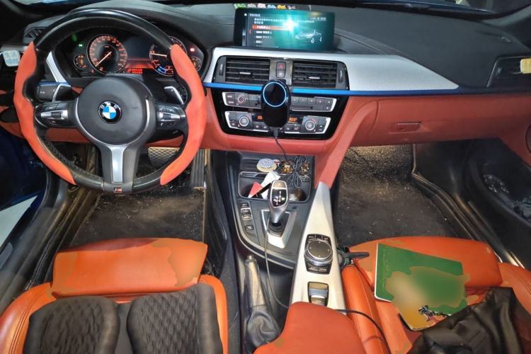 Used BMW 4 Series 2019 425i Convertible M Sport Package Center Console
