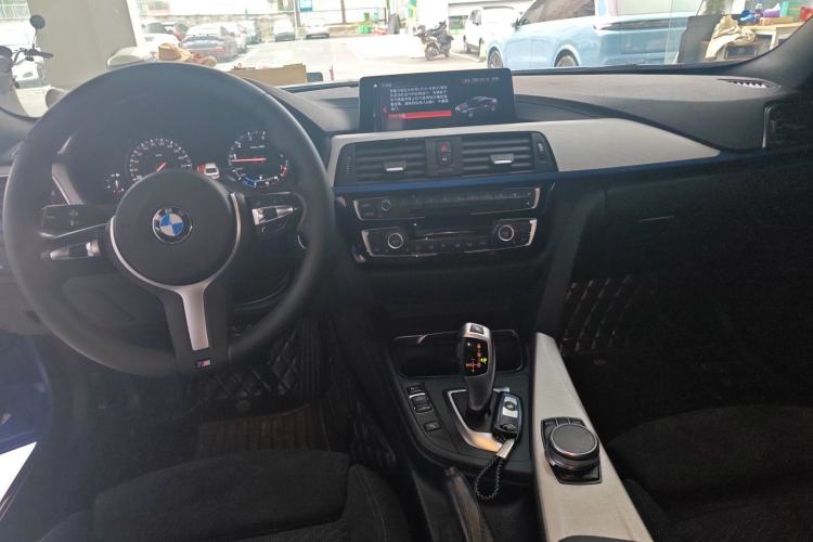 Used BMW 4 Series 2019 425i Gran Coupe M Sport Package Center Console