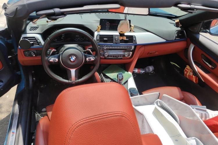 Used BMW 4 Series 2019 425i Convertible M Sport Package Center Console