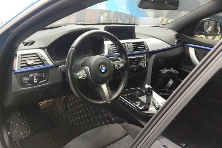 Used BMW 4 Series 2019 425i Gran Coupe M Sport Package Center Console