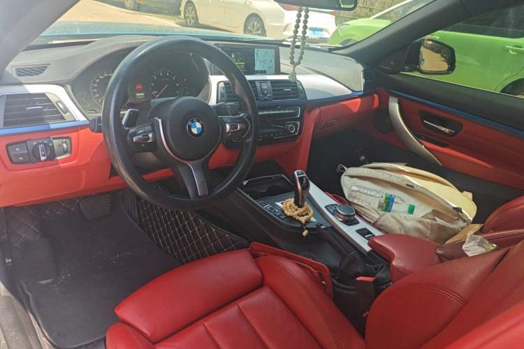 Used BMW 4 Series 2019 425i Convertible M Sport Package Center Console