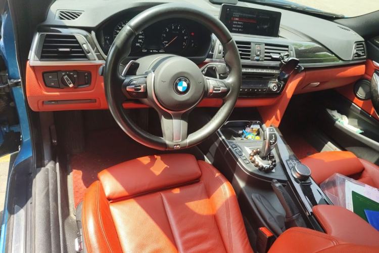 Used BMW 4 Series 2019 430i M Sport Night Edition Center Console