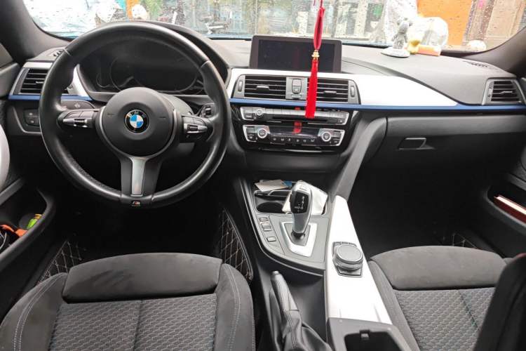 Used BMW 4 Series 2019 425i Gran Coupe M Sport Package Center Console