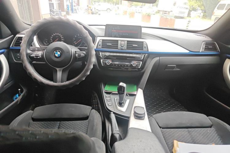 Used BMW 4 Series 2019 425i Gran Coupe M Sport Package Center Console