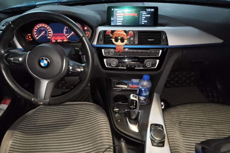 Used BMW 4 Series 2019 425i Gran Coupe M Sport Package Center Console