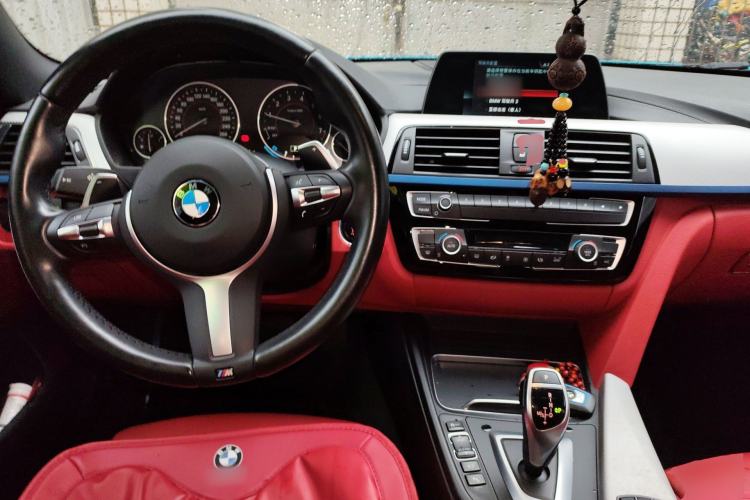 Used BMW 4 Series 2019 425i Gran Coupe M Sport Night Edition Center Console