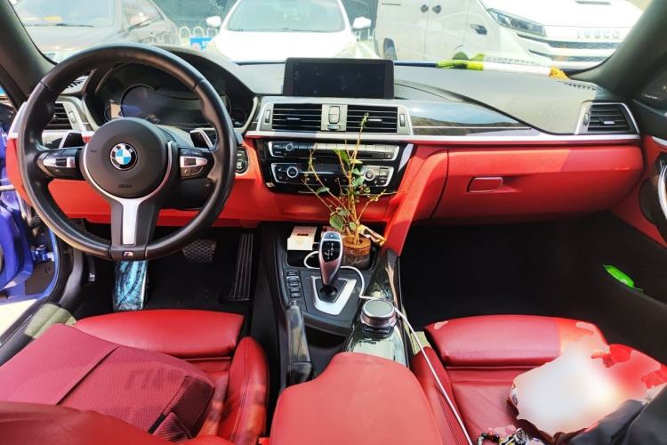 Used BMW 4 Series 2019 430i M Sport Night Edition Center Console
