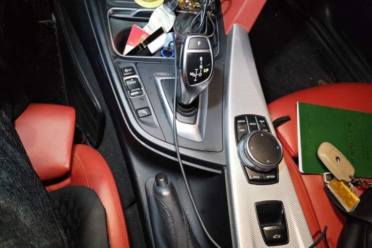 Used BMW 4 Series 2019 425i Convertible M Sport Package Gear Lever