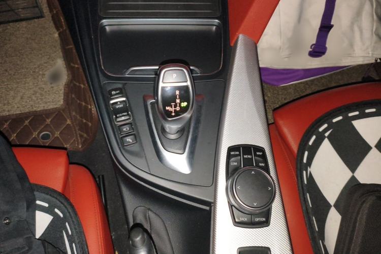 Used BMW 4 Series 2019 425i Convertible M Sport Package Gear Lever