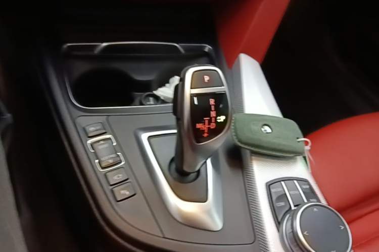 Used BMW 4 Series 2019 425i M Sport Night Edition Gear Lever