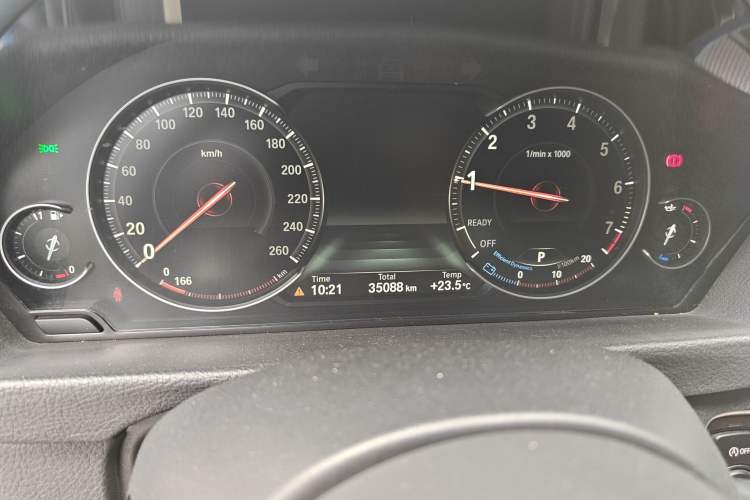 Used BMW 4 Series 2019 425i M Sport Package Odometer Close Up