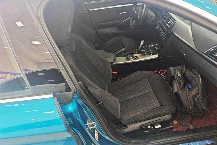 Used BMW 4 Series 2019 425i Gran Coupe M Sport Package Right Front Seat