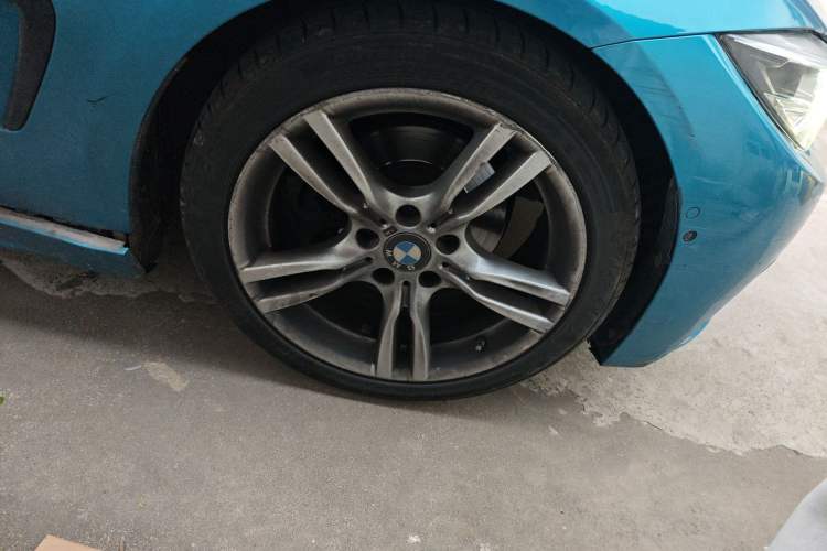 Used BMW 4 Series 2019 425i Convertible M Sport Night Edition Right Front Wheel Hub