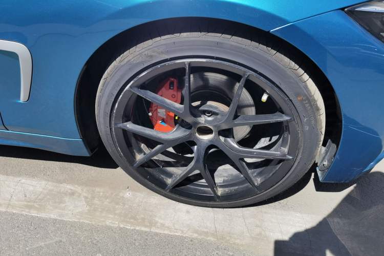 Used BMW 4 Series 2019 425i Gran Coupe M Sport Package Right Front Wheel Hub