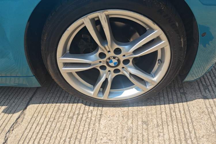 Used BMW 4 Series 2019 425i Convertible M Sport Package Right Front Wheel Hub