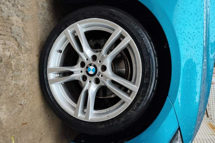 Used BMW 4 Series 2019 425i Gran Coupe M Sport Night Edition Right Front Wheel Hub