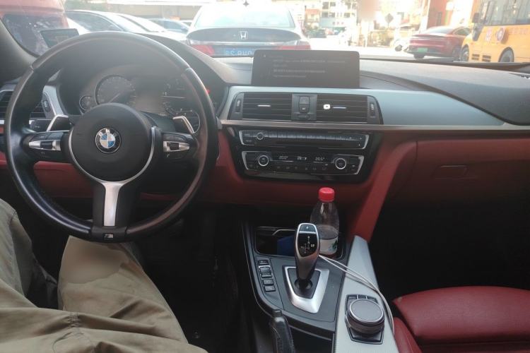 Used BMW 4 Series 2019 425i M Sport Night Edition Center Console