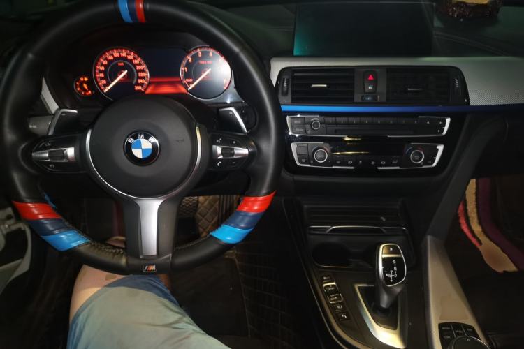 Used BMW 4 Series 2019 425i M Sport Package Center Console