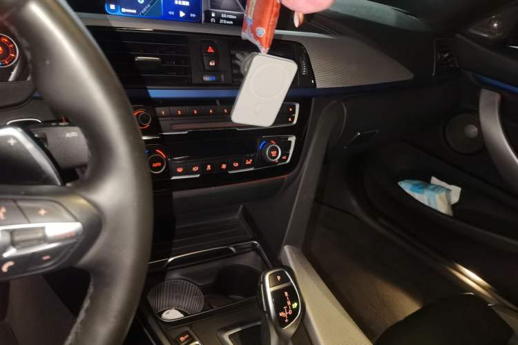 Used BMW 4 Series 2019 425i M Sport Night Edition Audio And AC Panel