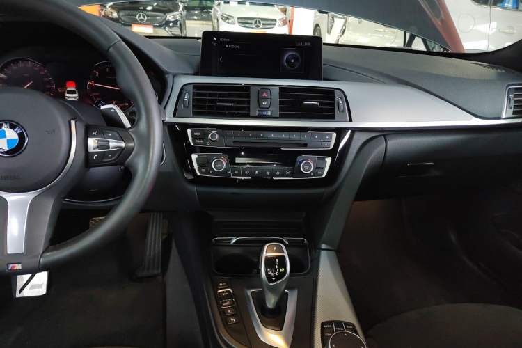 Used BMW 4 Series 2019 425i M Sport Package Audio And AC Panel