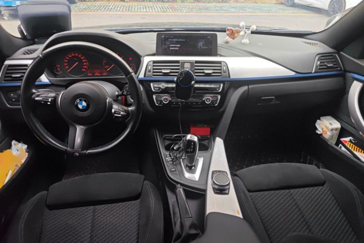 Used BMW 4 Series 2019 425i Gran Coupe M Sport Package Center Console