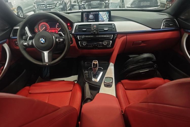 Used BMW 4 Series 2019 425i Gran Coupe M Sport Night Edition Center Console