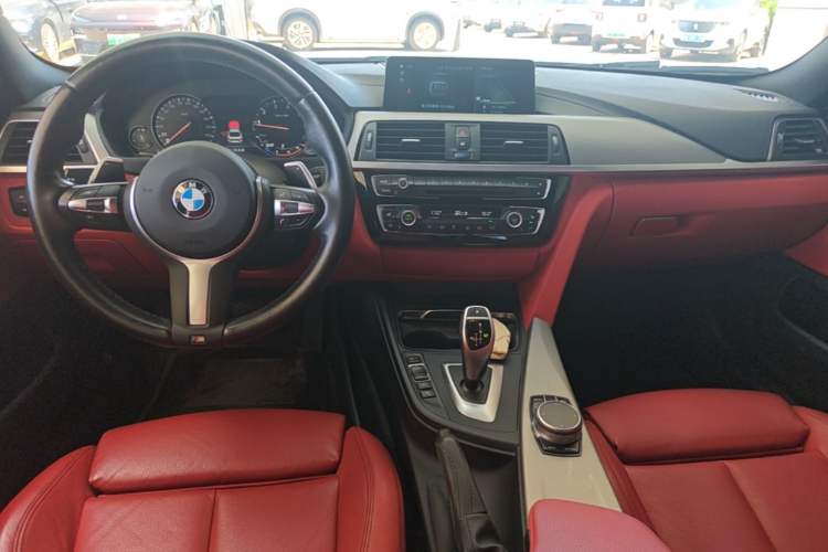 Used BMW 4 Series 2019 425i Gran Coupe M Sport Night Edition Center Console