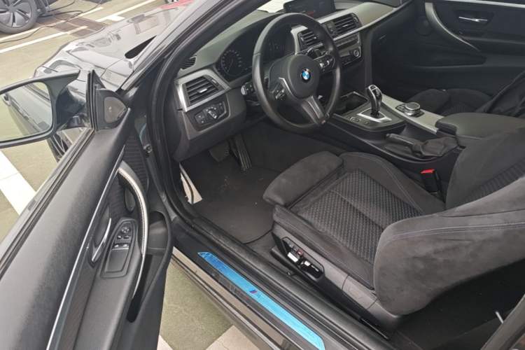 Used BMW 4 Series 2019 425i M Sport Package Driver Seat