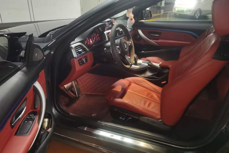 Used BMW 4 Series 2019 425i M Sport Night Edition Driver Seat