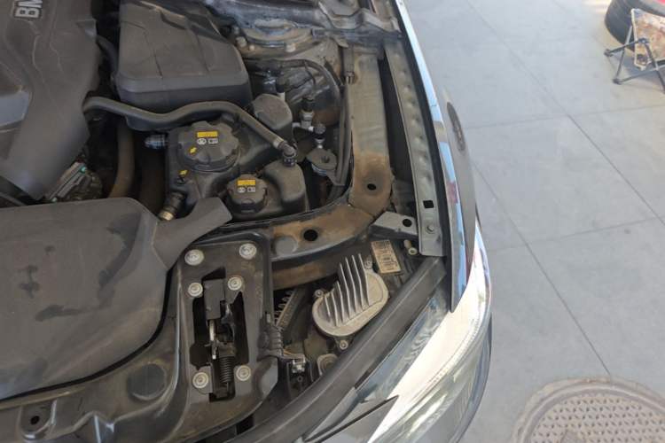 Used BMW 4 Series 2019 425i Gran Coupe M Sport Night Edition Engine Bay Left
