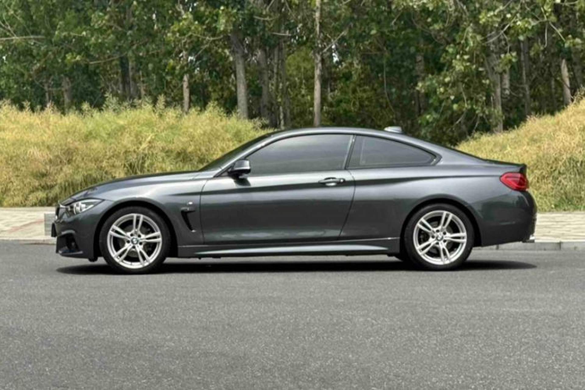 Used BMW 4 Series 2019 425i M Sport Package Exterior 3