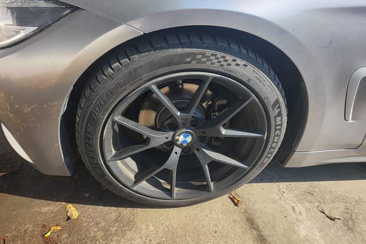 Used BMW 4 Series 2019 425i M Sport Package Exterior 4
