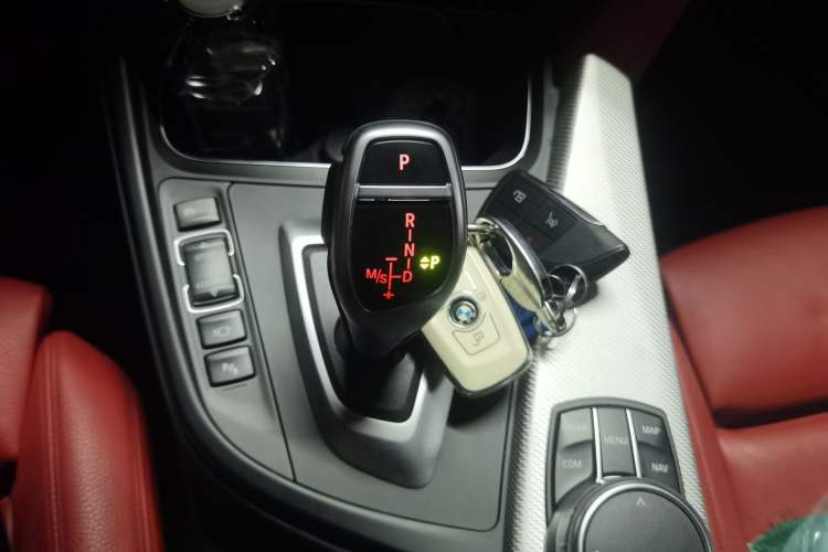 Used BMW 4 Series 2019 425i M Sport Night Edition Gear Lever