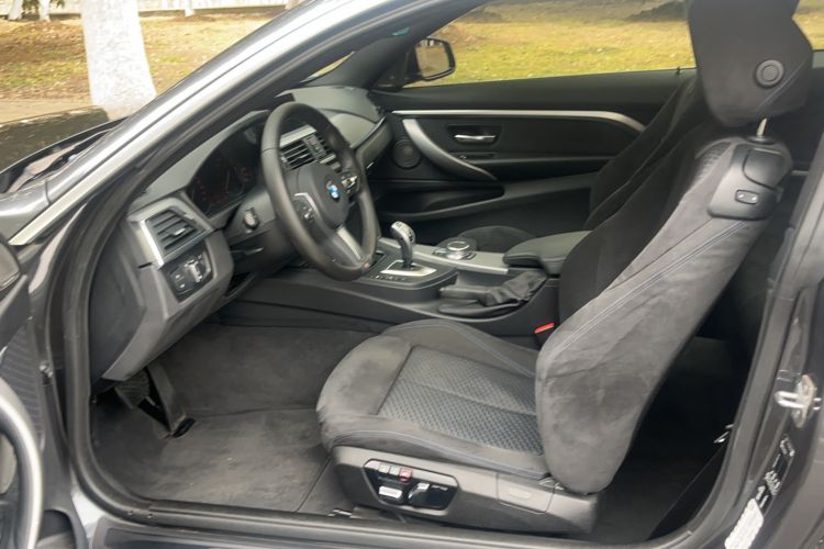 Used BMW 4 Series 2019 425i M Sport Package Interior 1